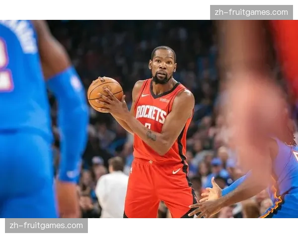 杜兰特关键球命中率联盟前列，火箭末节得分依赖其单打解决